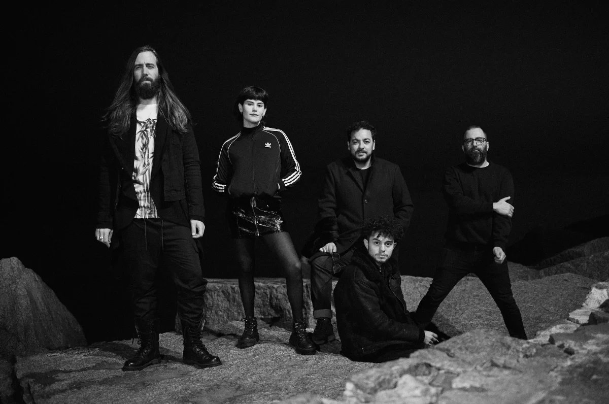 A merced del viento y la marea, Eté y los Problems llegó con un excelente disco