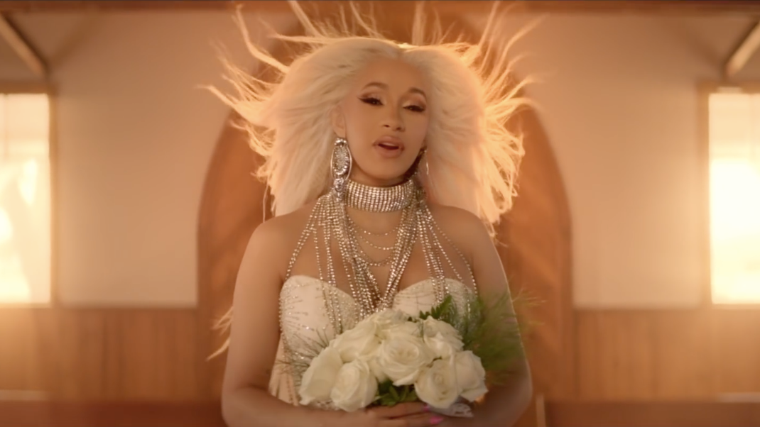 Cardi B es novia y viuda en su nuevo video