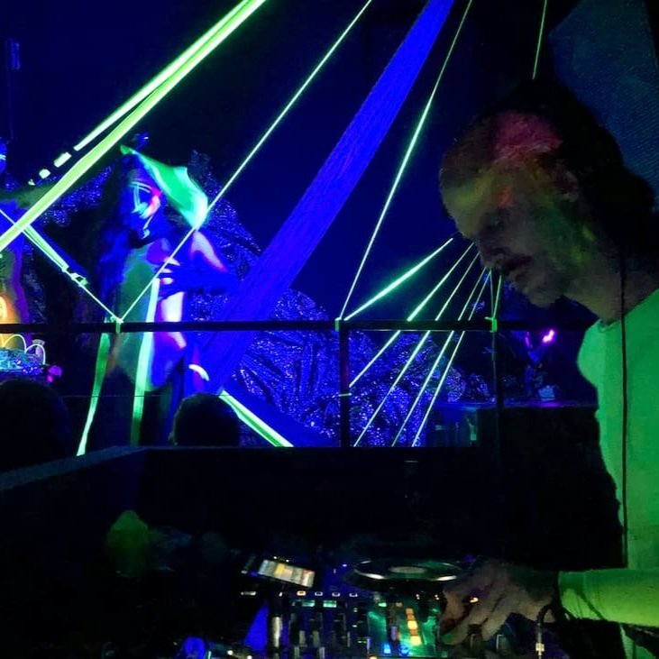 Tecnoperreo: una noche en Club Cyborg